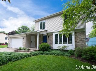 46 Gibraltar Dr NE, Rockford, MI 49341