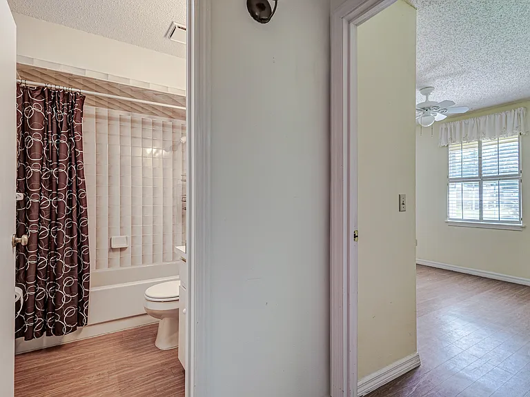 205 N Trout Ave — Photo 12