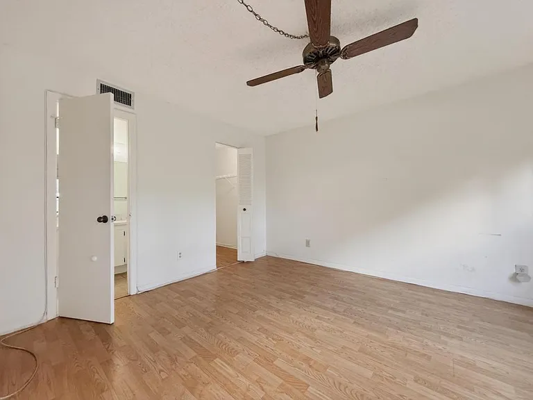 10409 NW 11th St #105 — Photo 18