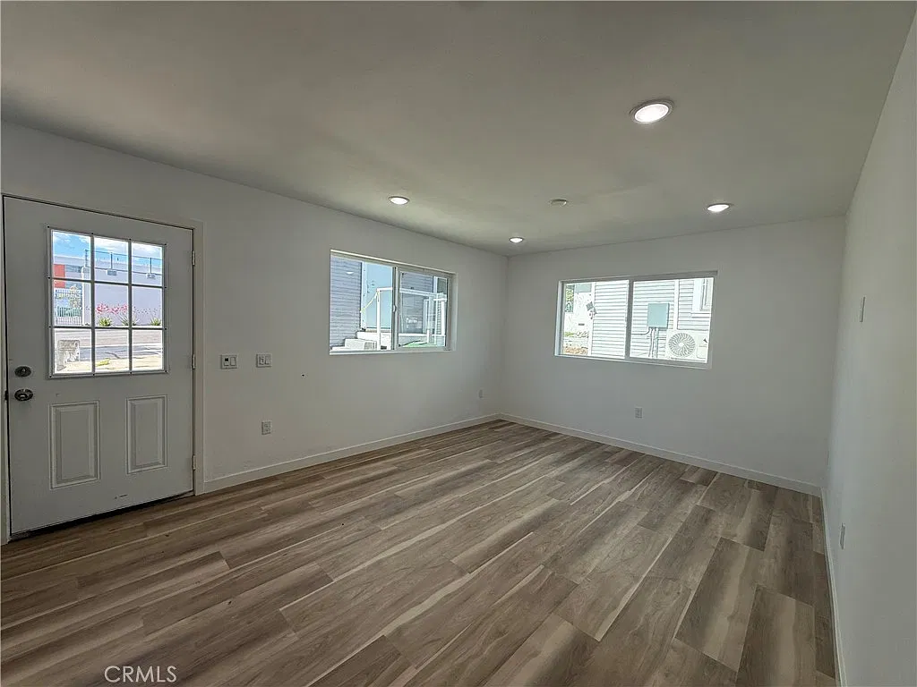 1 bed, 420 sqft, $1,875 — Photo 4