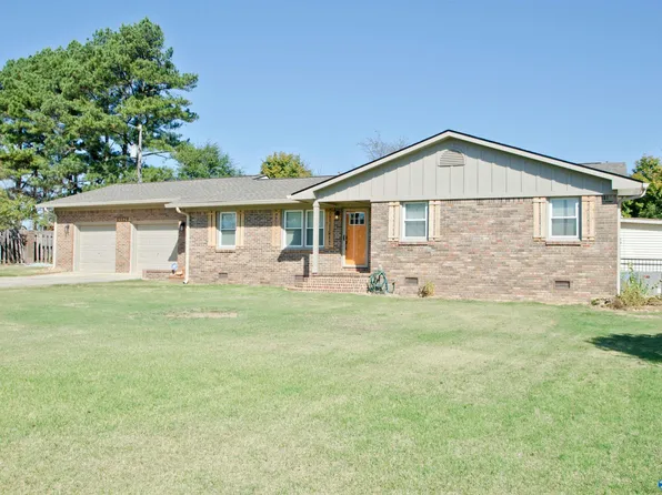 15579 Quinn Rd, Athens, AL 35611