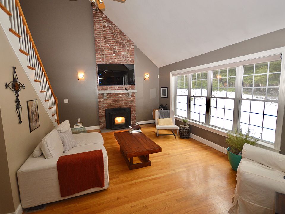 2nd image of 4 Deer Brook Way