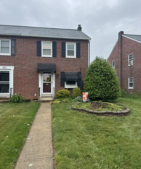 903 Green Ter — Photo 1
