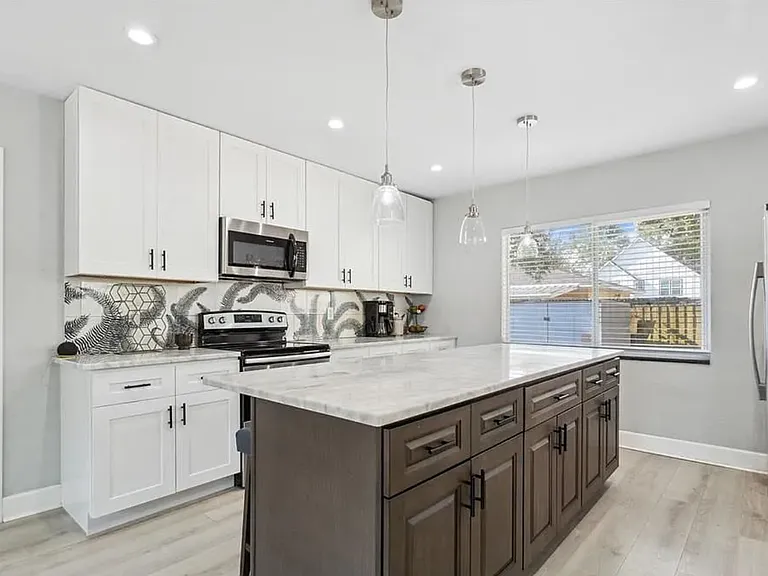 715 W Harlan St — Photo 42