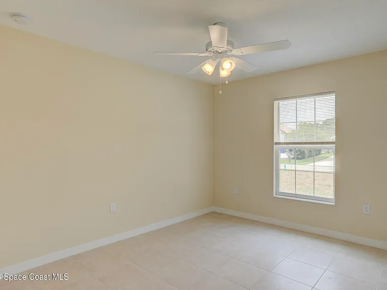 743 Breakwater Ter — Photo 30