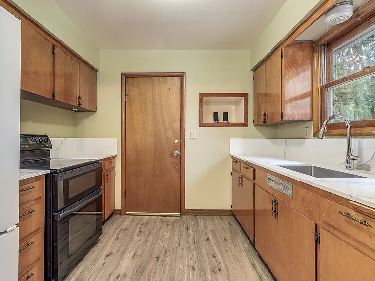 11835 NE Couch St — Photo 27