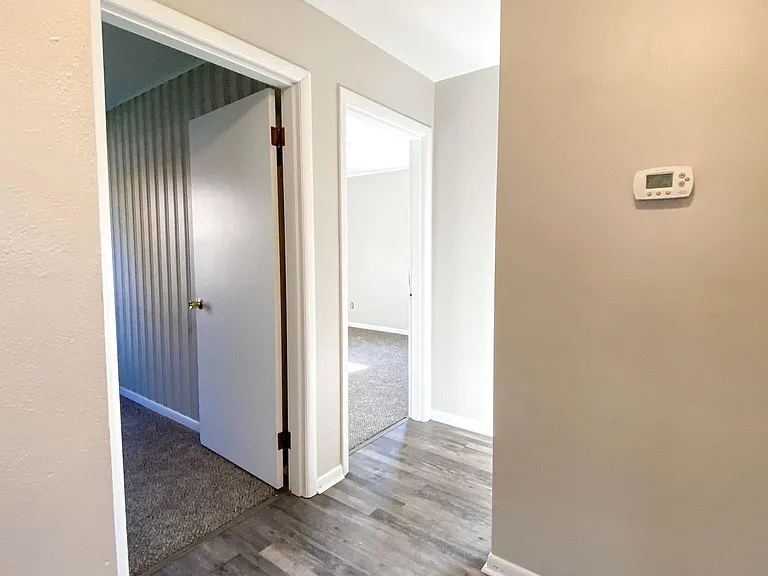 5025 Grandview Dr — Photo 4