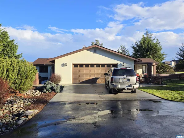 1026 N Mariott Ave, Sequim, WA 98382