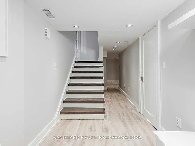 187 Brooke Ave #BASEMENT — Photo 2