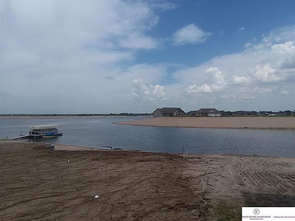 2nd image of 330 Driftwood Ln