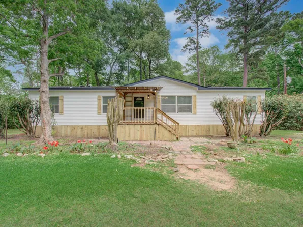 4537 Grand Oaks Dr, Willis, TX 77378