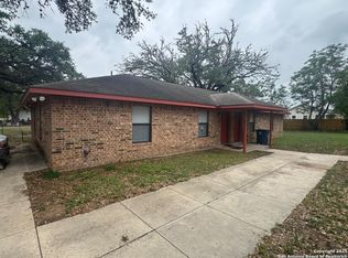 823 Dallas St, Pleasanton, TX 78064