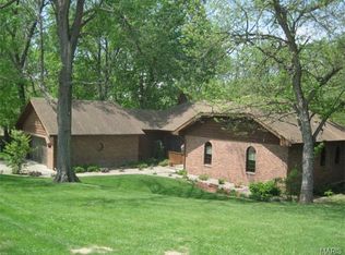 27 Oak Ridge Pond Rd, Hannibal, MO 63401