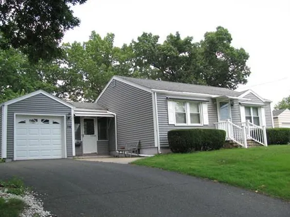 36 Harrington Rd, Chicopee, MA 01020