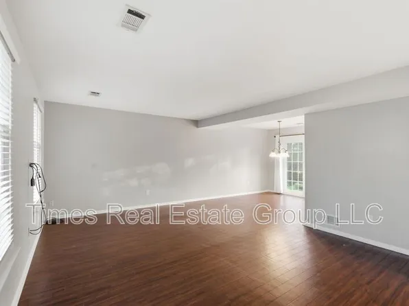 136 Brookfield Ct, Downingtown, PA 19335