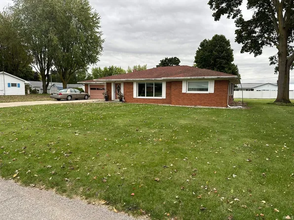 135 E Curtis St, Shipshewana, IN 46565