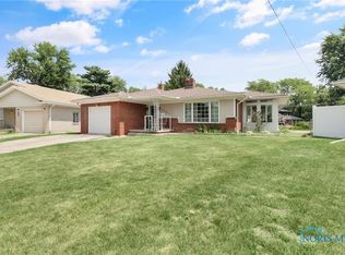 5854 E Heights Dr, Toledo, OH 43613