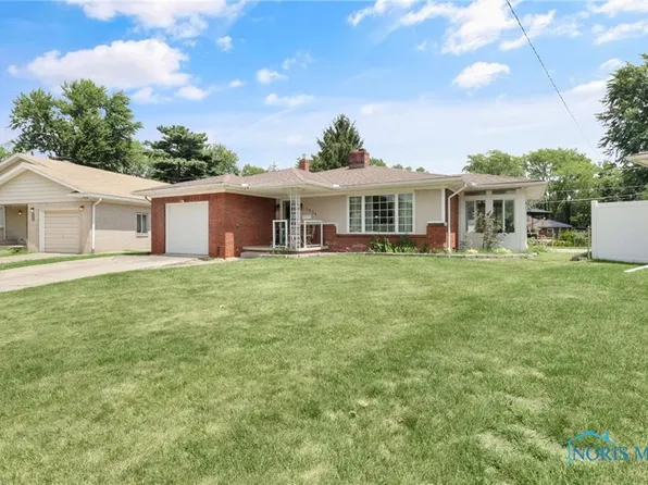 5854 E Heights Dr, Toledo, OH 43613