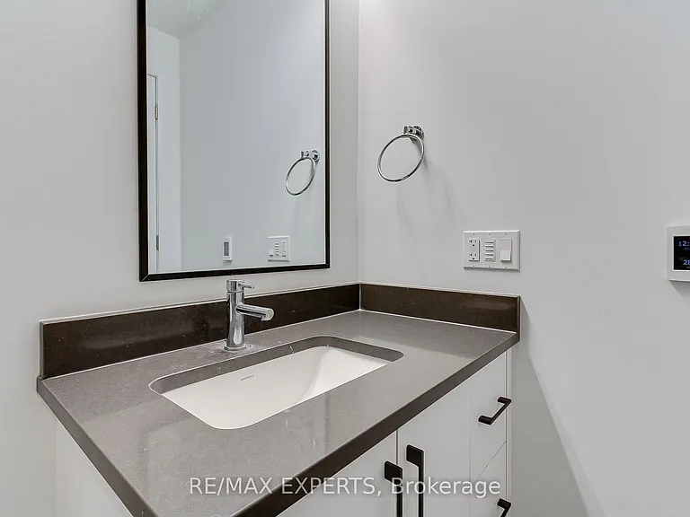 741 King St W #103 — Photo 29