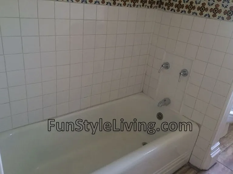 1215 Illinois St — Photo 11