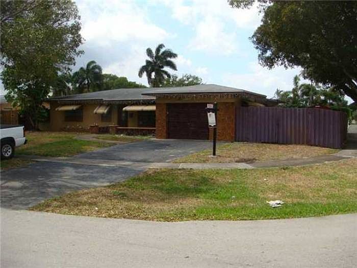 2nd image of 1820 NW 85th Way
