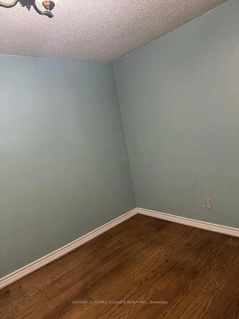 3 bed, $2,200 — Photo 2