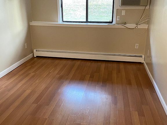 3rd image of 625 W Lowell Ave Unit 6