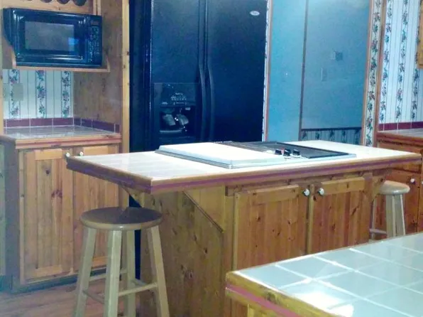 2313 Avenue C, Nederland, TX 77627