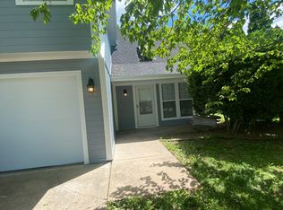 767 Spring Cir #767, Liberty, MO 64068