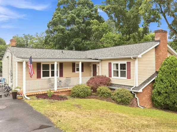 145 Wilkins Dr, Winchester, VA 22602
