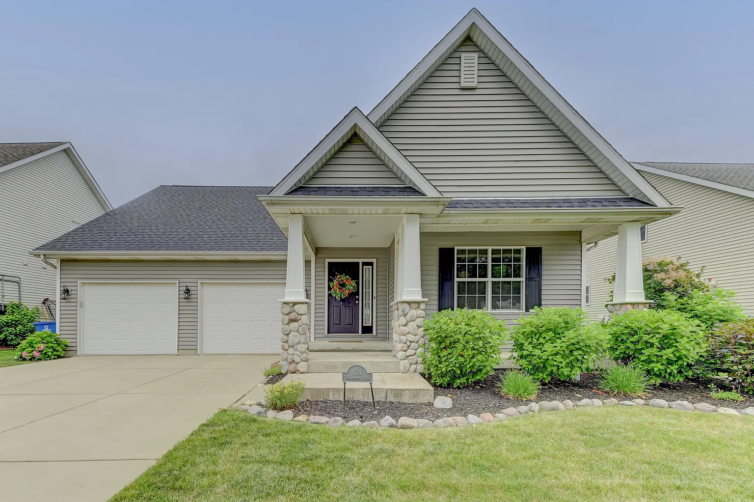 424 Chessington Dr photo 1