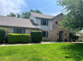 105 Barrett Dr, Swansea, IL 62226