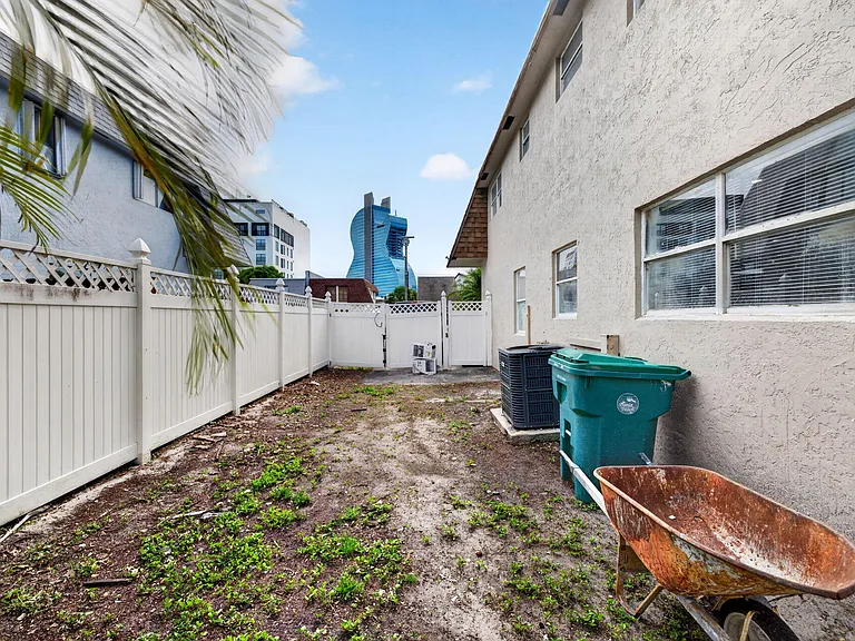 5424 SW 44th Ter — Photo 29
