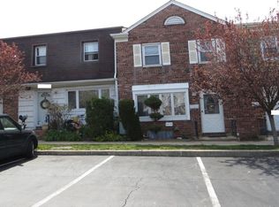 426-3 N Corona Ave, Valley Stream, NY 11580