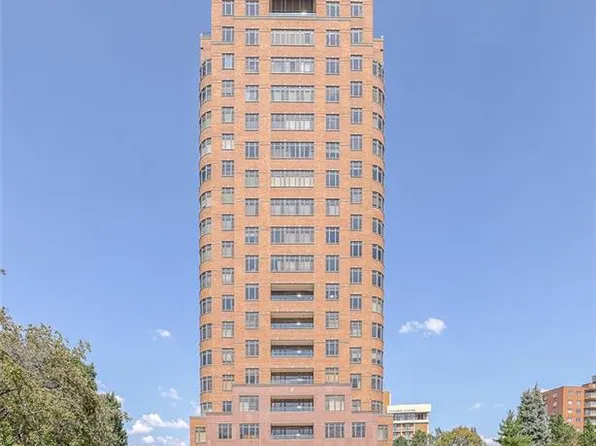 400 W 49th Ter APT 2102, Kansas City, MO 64112