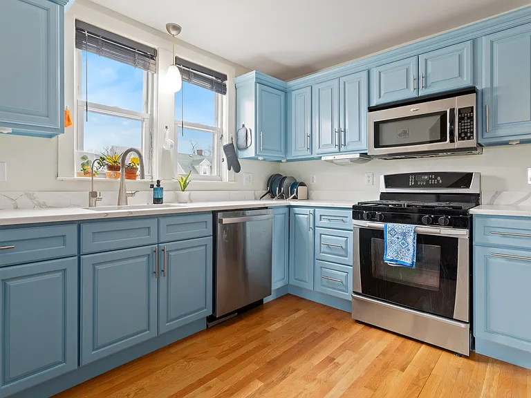 29 Ocean Ave #4 — Photo 11