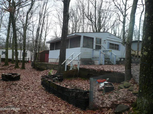 4052 Hopi Ln, Shohola, PA 18458