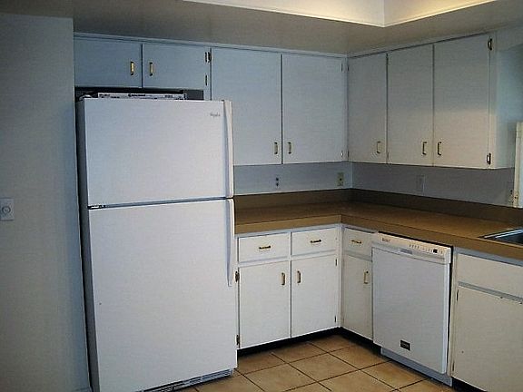 5th image of 1742 Drum St
