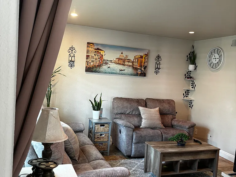 25 Santa Monica St — Photo 13