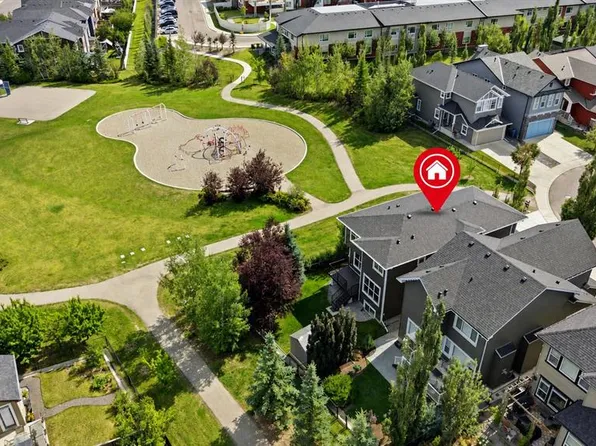 141 S Evanspark Gdns NW, Calgary, AB T3P 0G7