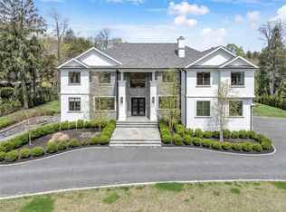 5 Gerry Lane, Lloyd Neck, NY 11743