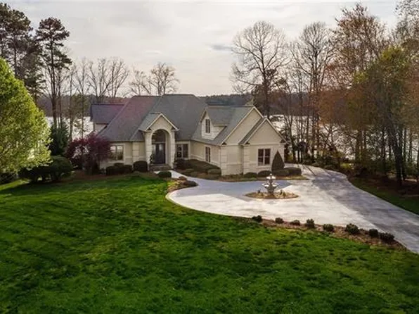 2783 Camden Pointe Dr, Sherrills Ford, NC 28673