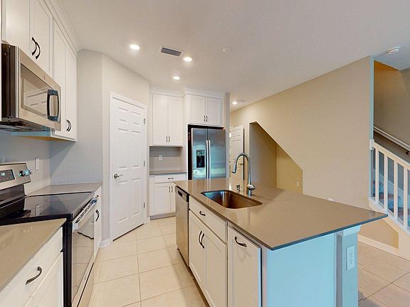 4th image of 5621 Tripoli Dr #1