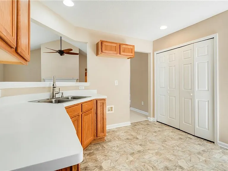 4209 Zephyrhills Dr NW — Photo 13
