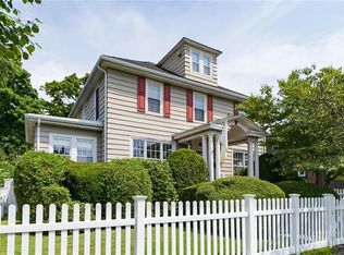 49 Berwick Ln, Cranston, RI 02905