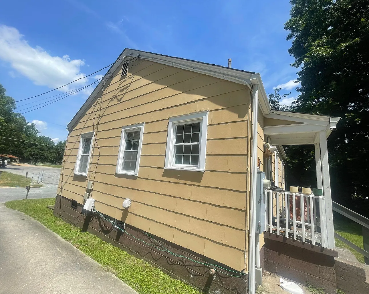 3 bed, 884 sqft, $1,495 — Photo 3