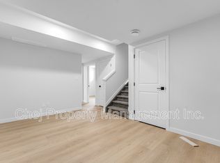 6381 King Wynd SW #B, Edmonton, AB T6W5J3