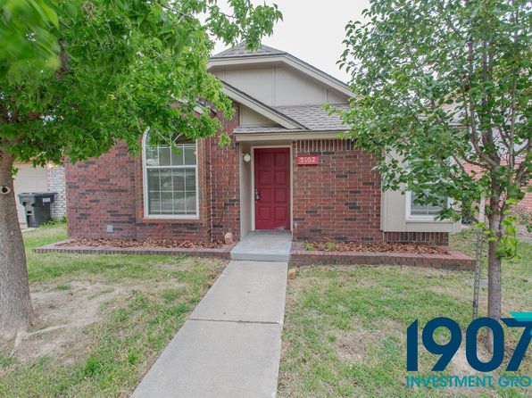 2102 Briarcliff Dr, Moore, OK 73170