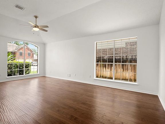 5th image of 16014 Lakestone Dr