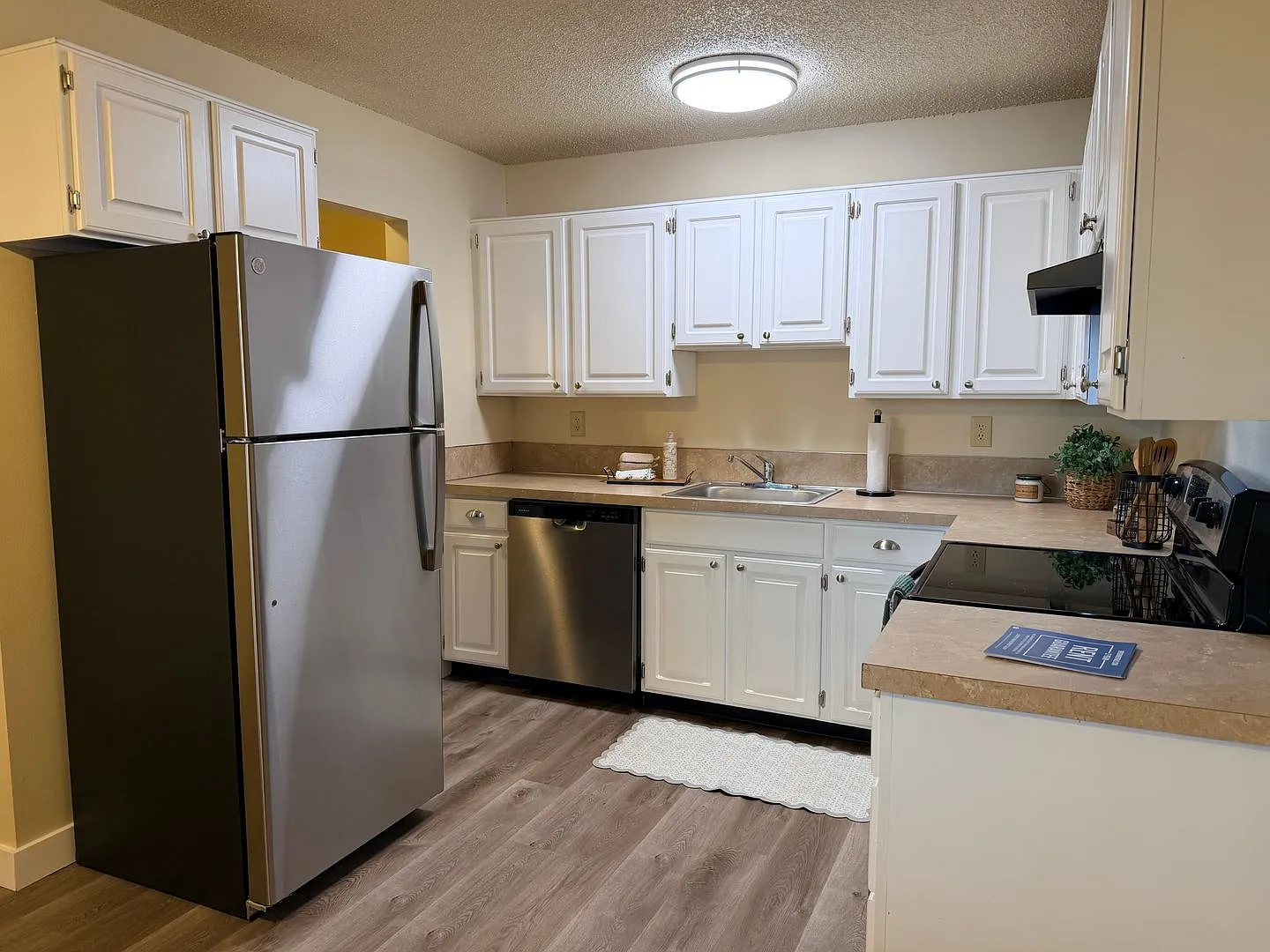 Village Square Apartments — Photo 2